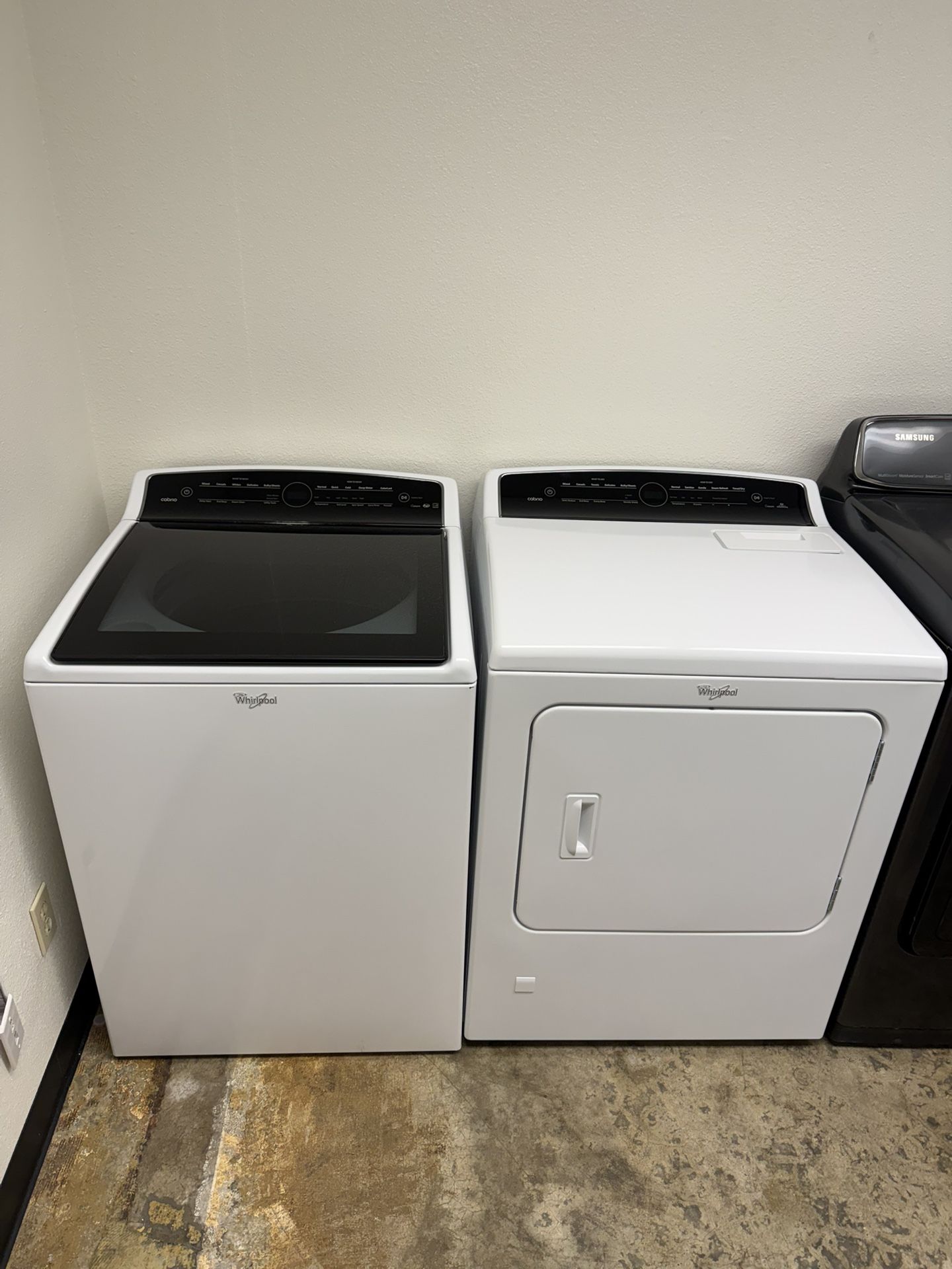 Whirlpool Cabrio Washer And Gas Dryer Set