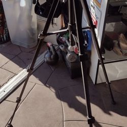 Adjustable Tripod 