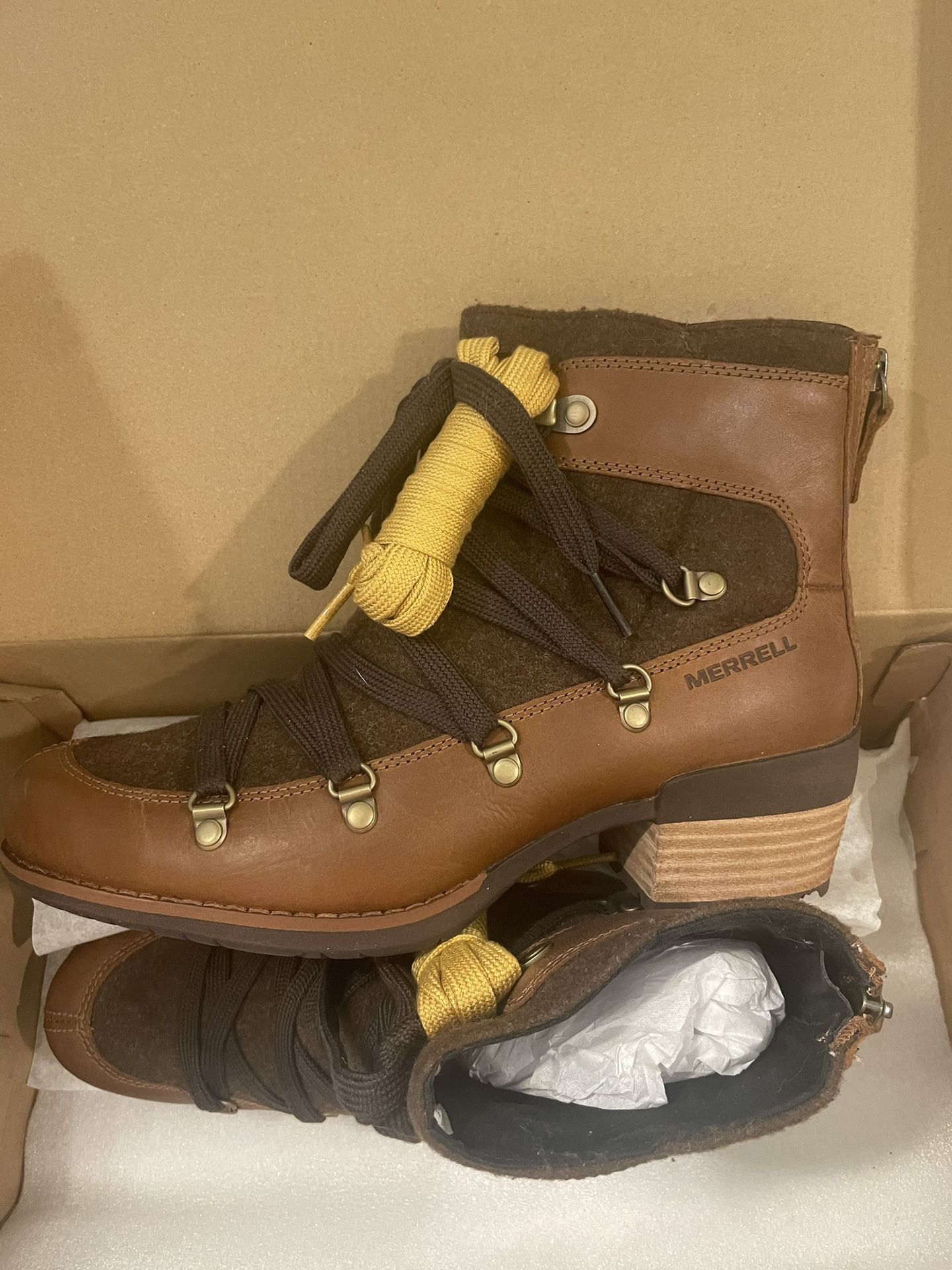 Merrell women’s shiloh - Brand New