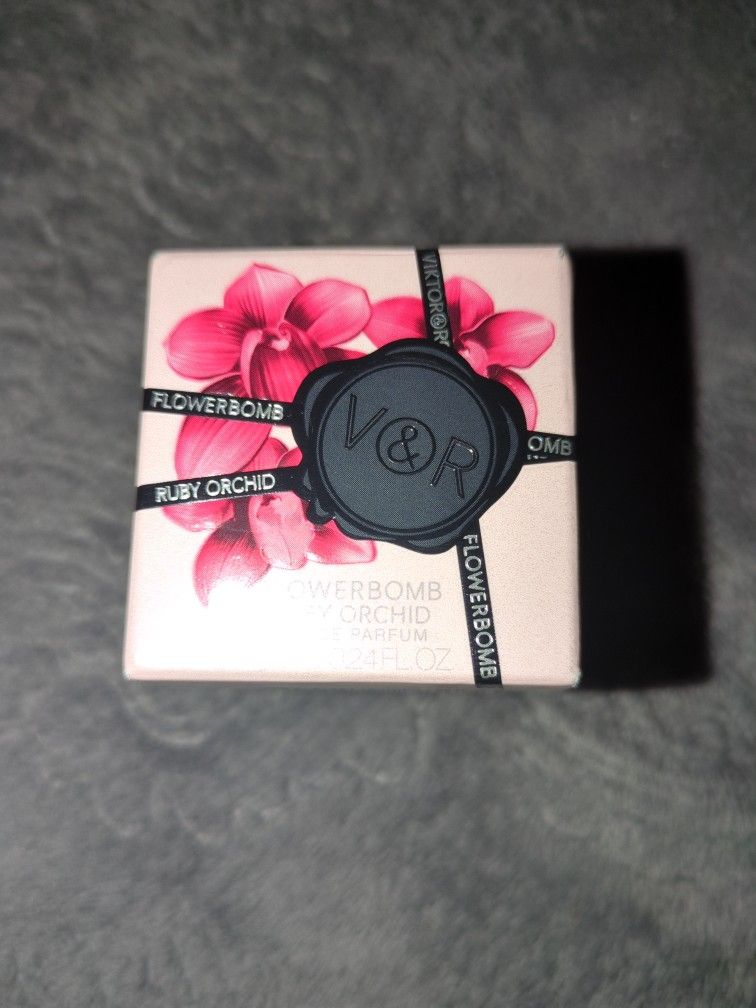 Flowerbomb By Viktor Rolf