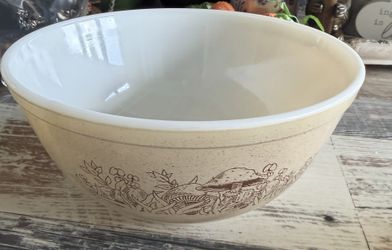 Vintage Pyrex Forest Fancies Mushrooms 2 1/2 QT Mixing Bowl 403 Speckled