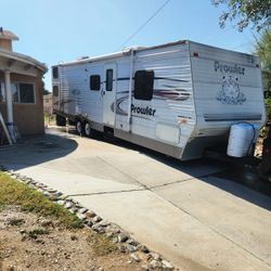 32Ft Trailer Fleetwood Prowler 