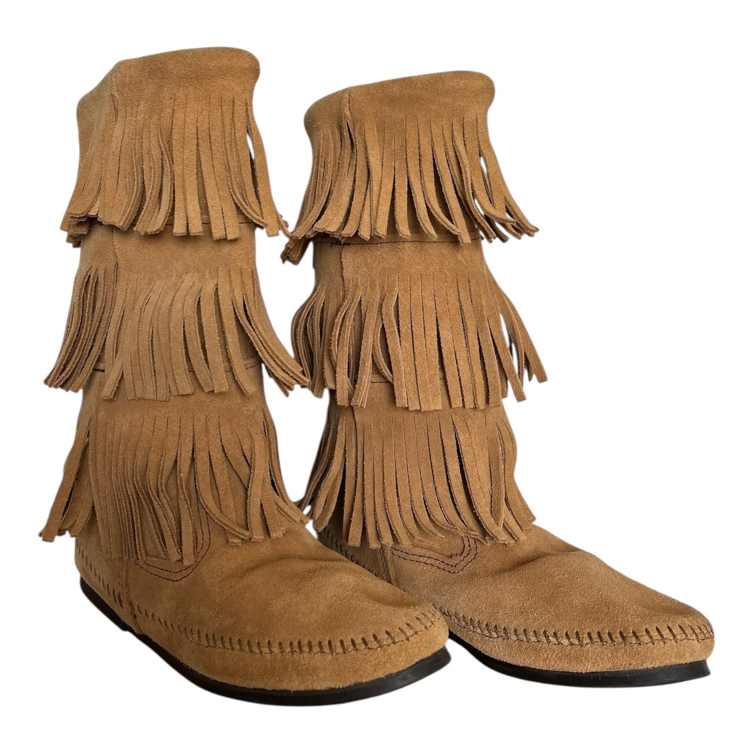 NWOT Minnetonka 3-Layer Fringe Boot size 9