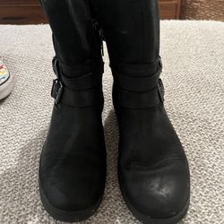 UGGS Boots Black Size 5.5Y 