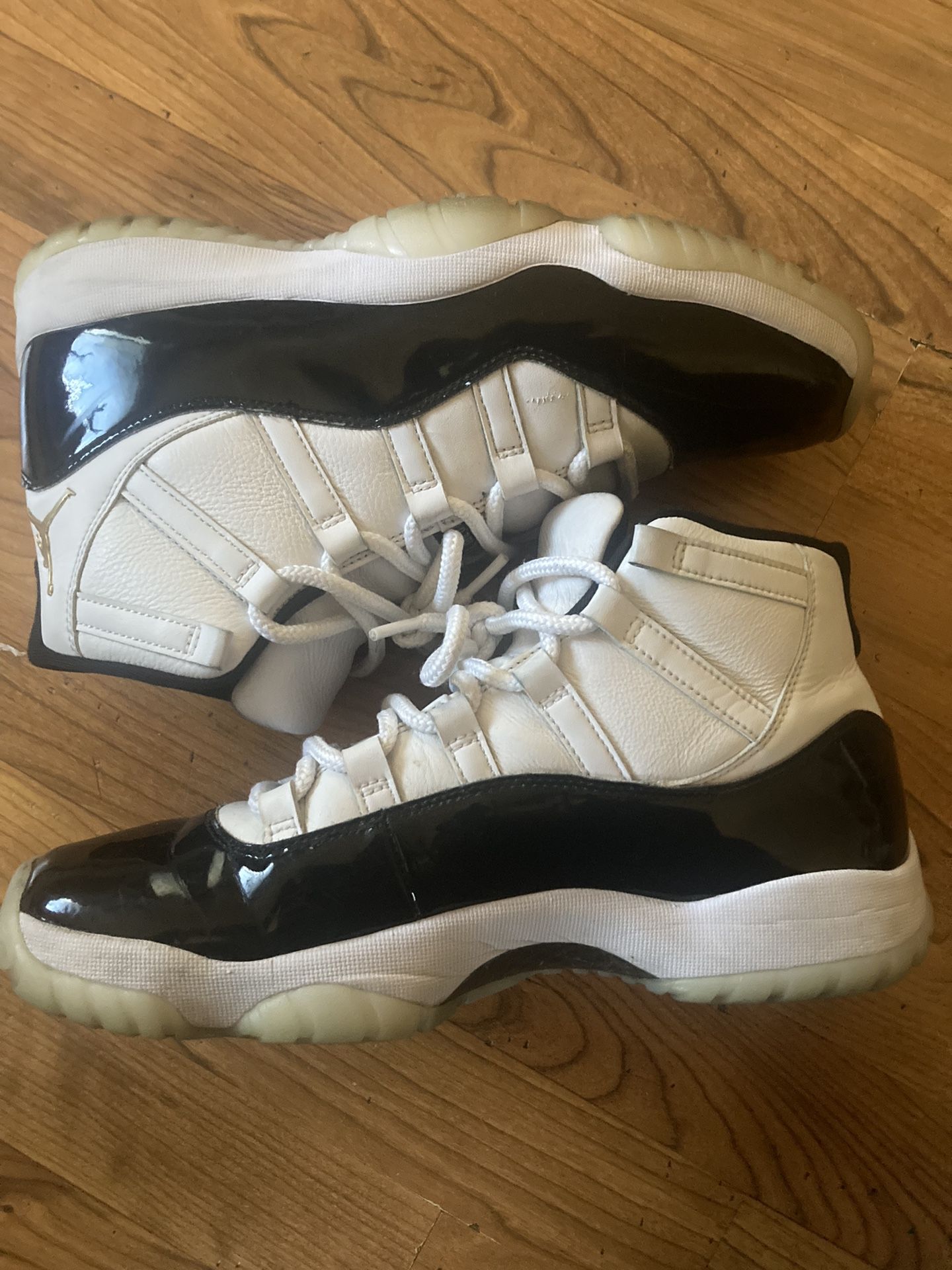 jordan 11s size 10