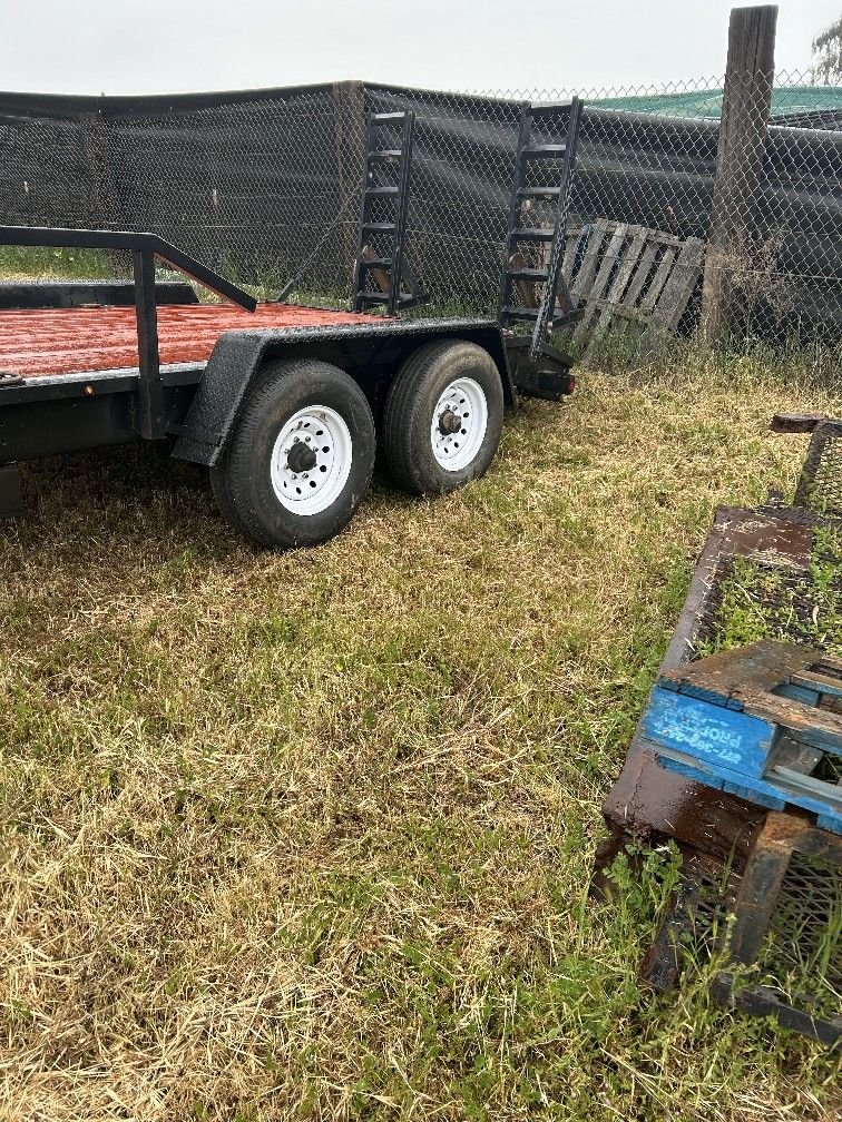 Traila Para forklift Puede Con 20 Mil Libras