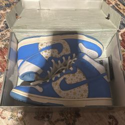 Authentic Supreme Blue Stars Nike SB Size 10 VNDS With OG Box And Laces