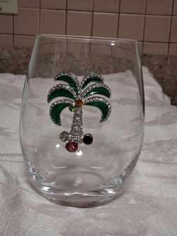 Green diamond palm tree glass