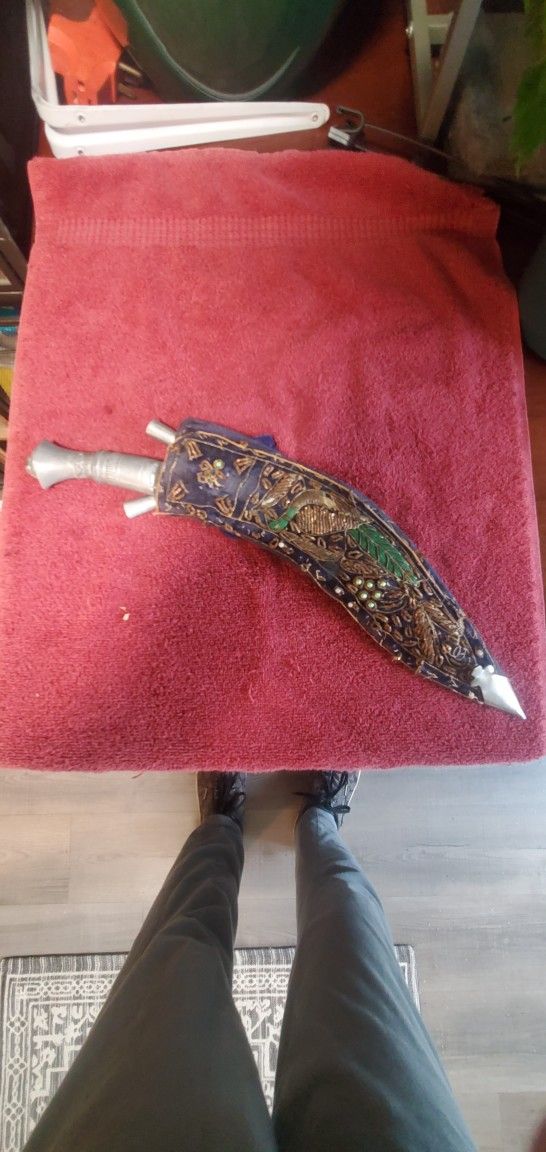 Antique Gurkha Kukri Knife w/ Ornate Sheath – Authentic & Old – $150
