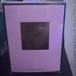 Bombshell Perfume VS