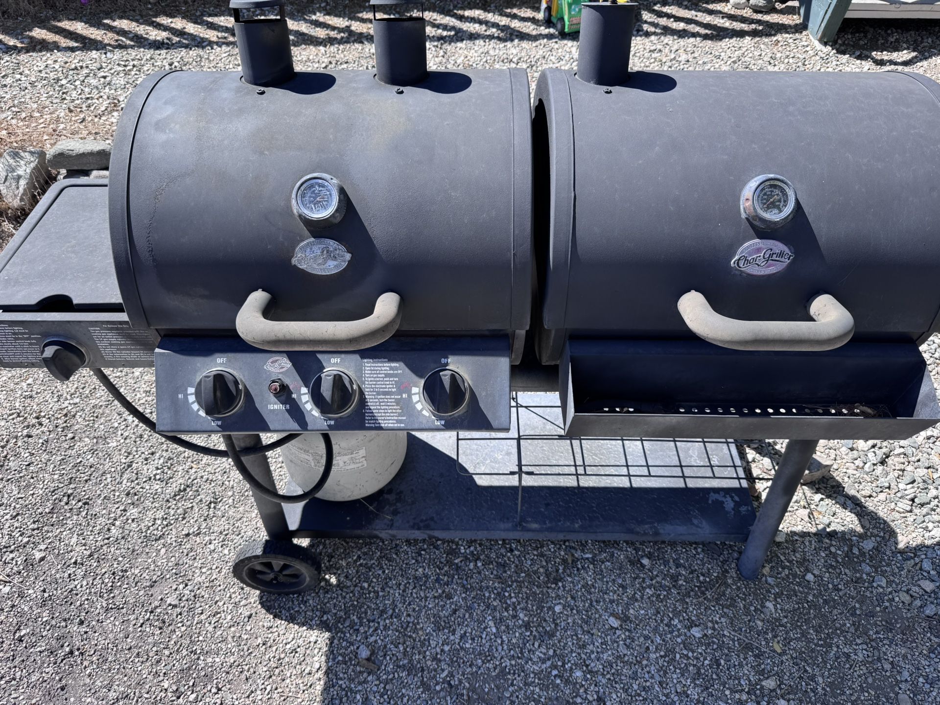 Char-griller Grill And Smoker 