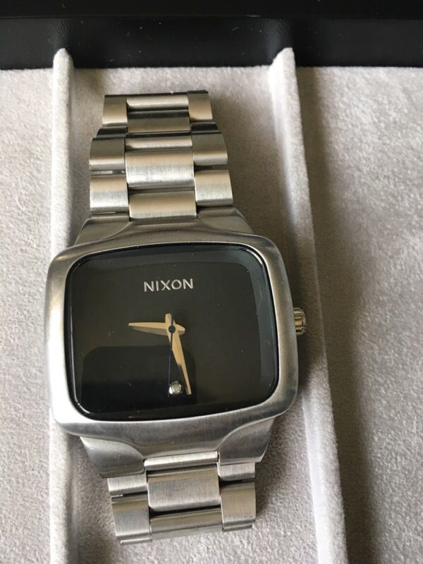 Nixon player with black faceplate for Sale in Costa Mesa, CA - OfferUp