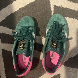 adidas gazelle green & pink