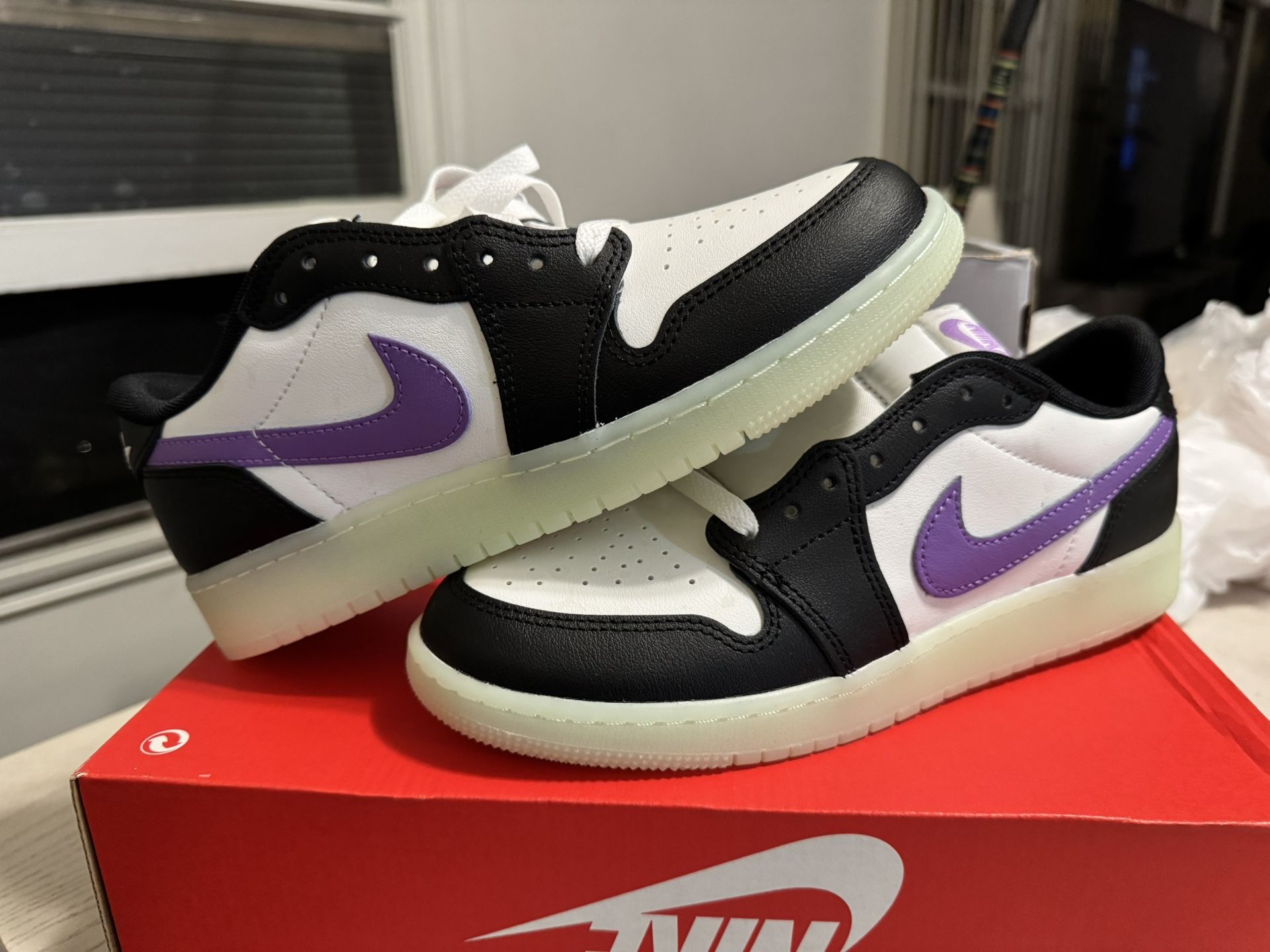 Jordan 1 Retro Low OG Black Raspberry Size 6y Women’s Size 7.5 Brand New $80