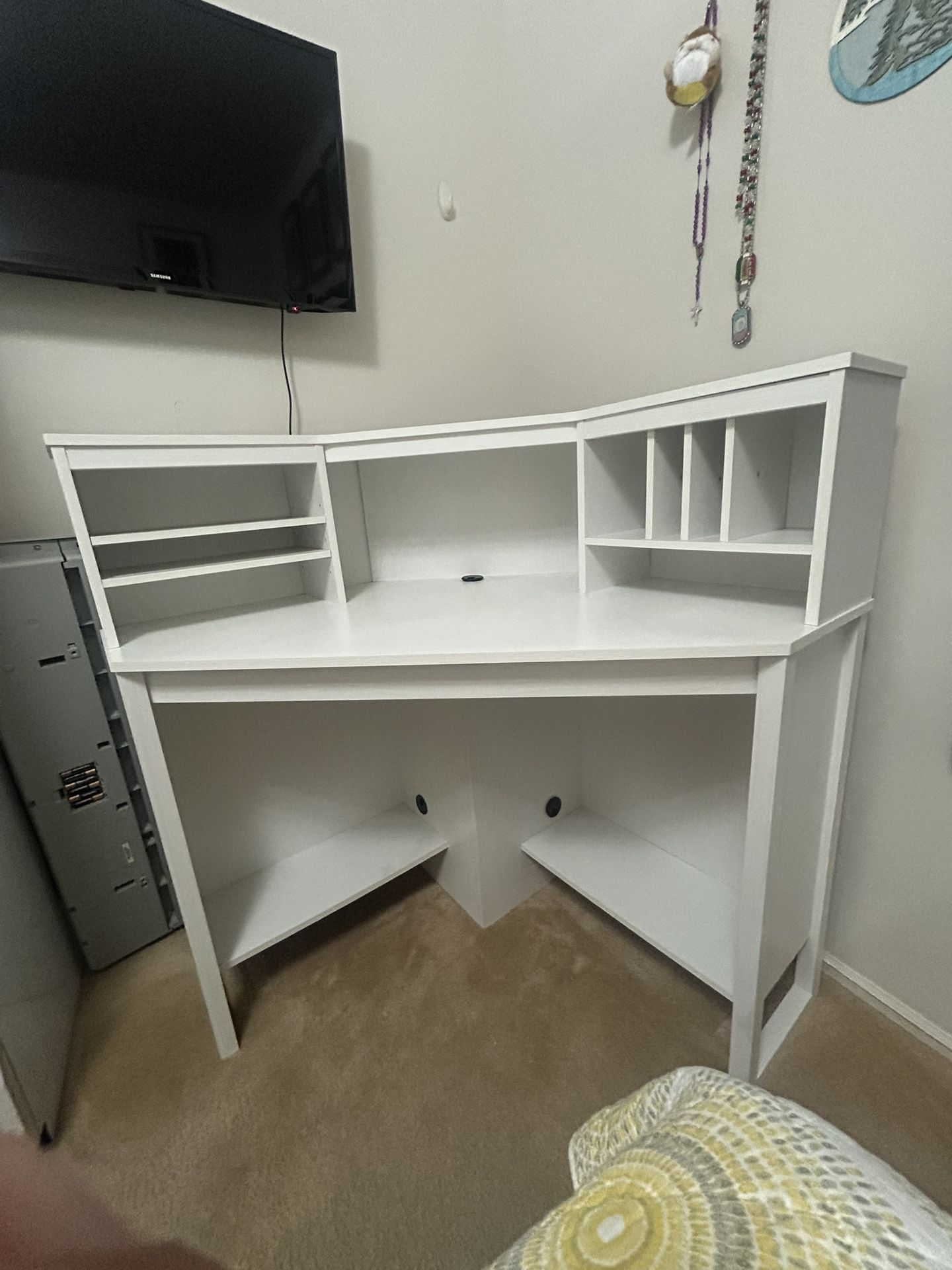 White Corner Desk