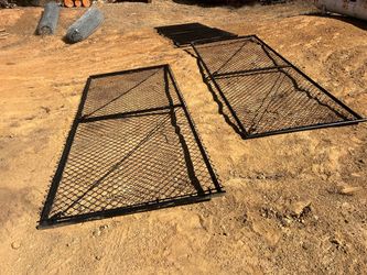 5’ black chain link gates (2)