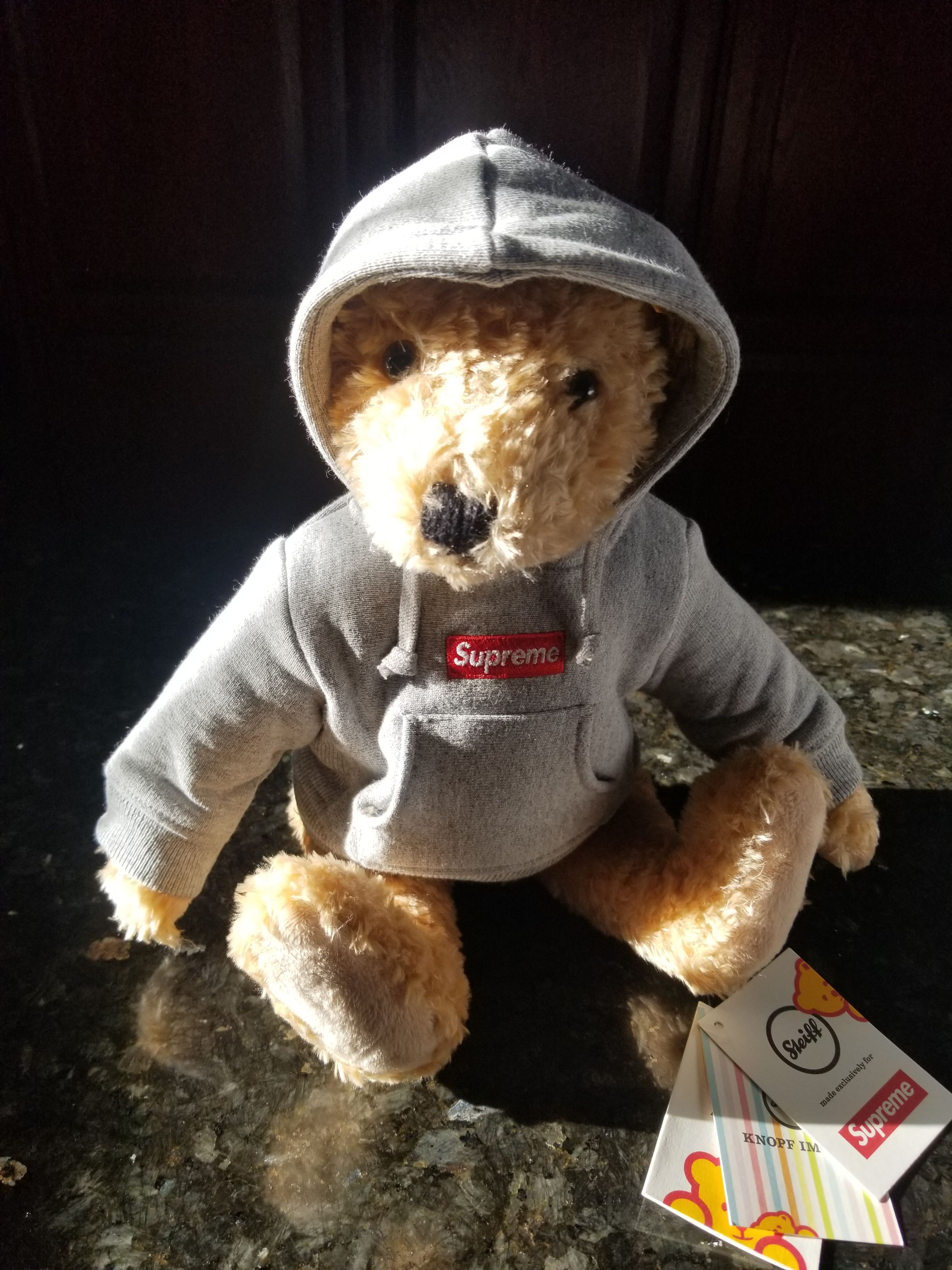 Supreme Steiff Teddy Bear box logo hoodie for Sale in Chino Hills, CA -  OfferUp