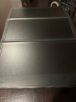 Folding Tonneau Cover for Pickup Truck