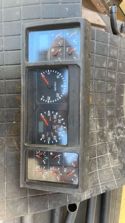 Dashboard for a Volvo; I believe it's for an '89 or '90 model.