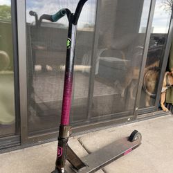 Pro Scooter - Lucky Strata