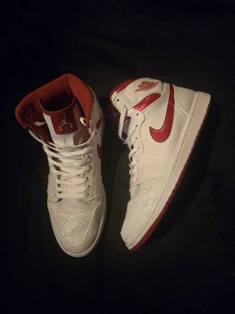 retro metallic jordan 1s