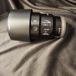 Sony FE 90mm F/2.8 Macro G OSS lens - Like New