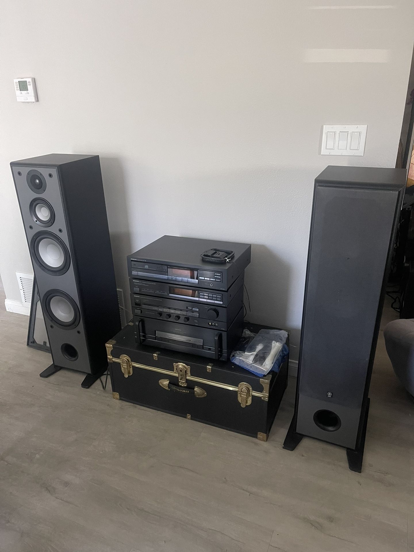Yamaha NSA200XT Floor Tower Speakers for Sale in San Diego, CA OfferUp