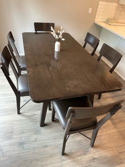 78” Table 6 chairs