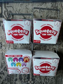 Squeeezy Yum Yums Lucky Squeeze Fortune Cookie Metallic Series – Lot of 4