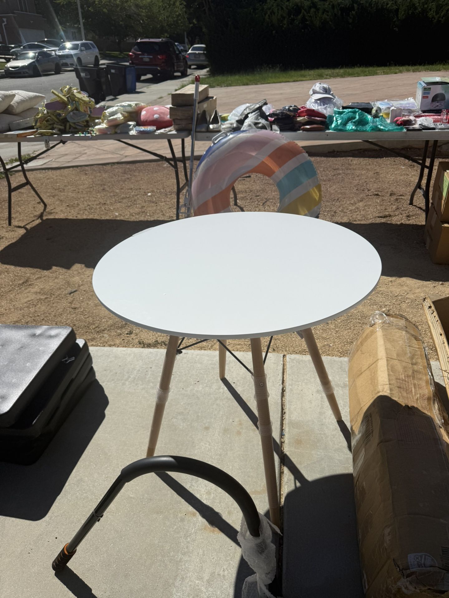 Round Table