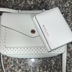 New Michael Kors Purse And Wallet 