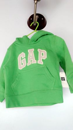 Gap sweater