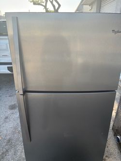 REFRIGERATOR WHIRLPOOL 33”