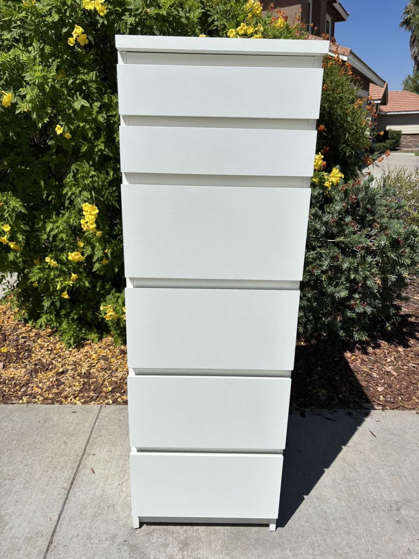 White Modern 6 Drawer Dresser Chest of Drawers Vanity Furniture Great Condition