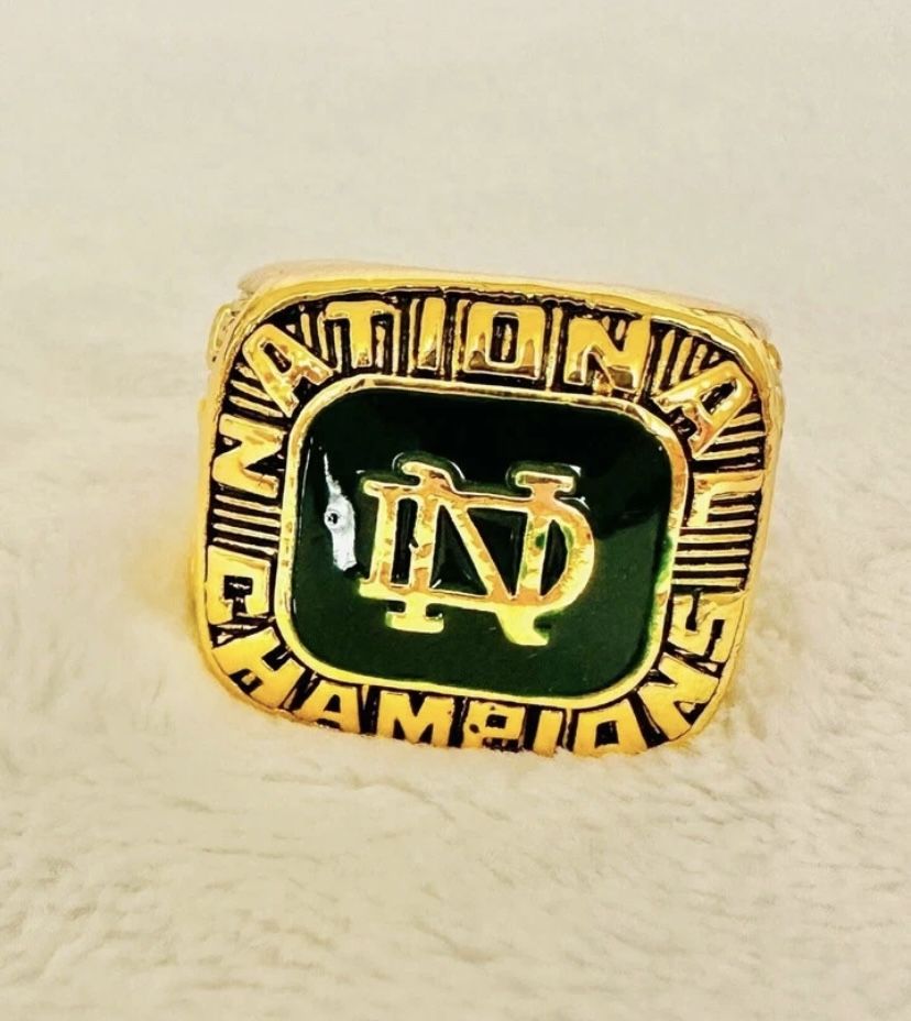 1977 Notre Dame Championship Replica Ring / Montana