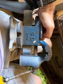 Vintage 3.5 inch bench vise