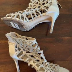 Gorgeous Heels Size 6M