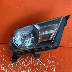 2010-2012 FORD MUSTANG HALOGEN HEADLIGHT PASSENGER RIGHT OEM