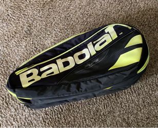 BABOLAT 3 MAINS ZIPPERS AND LOTS OF ZIPPERED POUCHES HOLDS LOTS OF TENNIS RACKETS - NO SHOULDER STRAPS