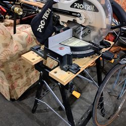 Table Saw With Saw 