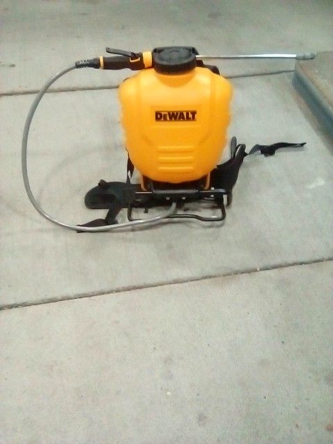 DEWALT Pressure Sprayer 4gallon