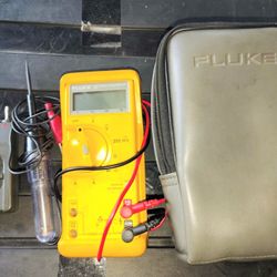 Fluke 23 Series II Multimeter Bundle