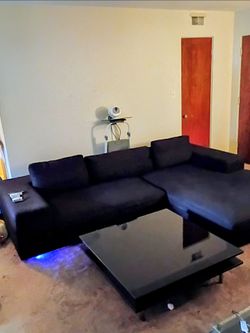 Black Sectional Sofa with Chaise