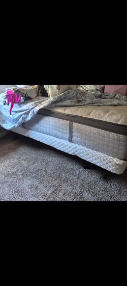 Twin bedframe and mattress