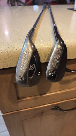 Cleveland wedge 54* or 56*