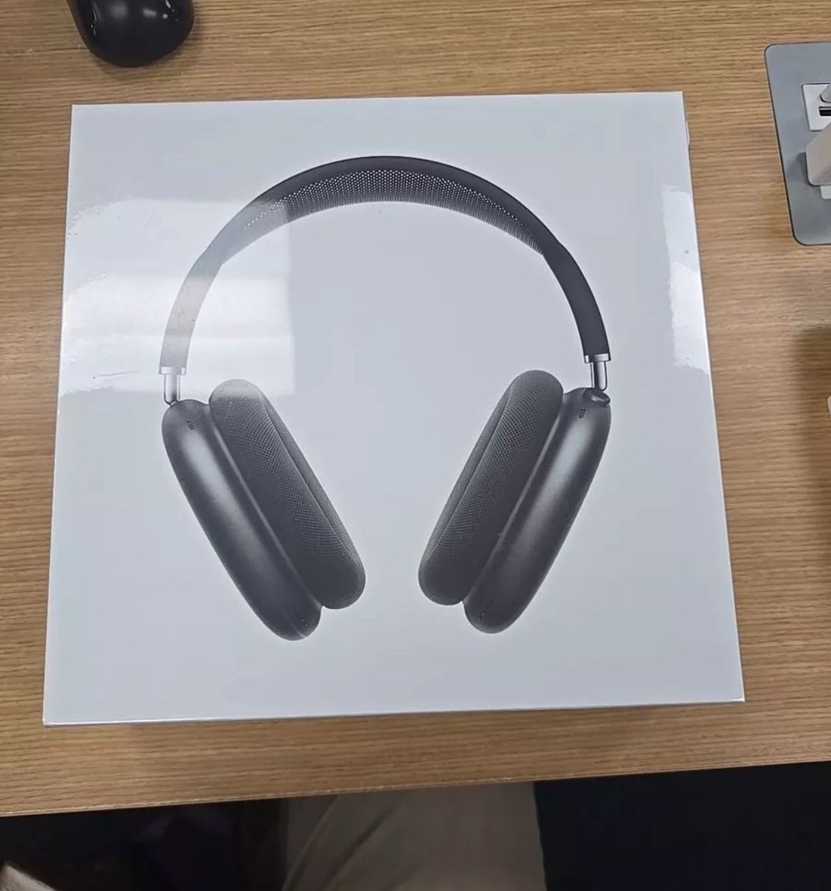 Apple AirPods Max - Brand New (Midnight)