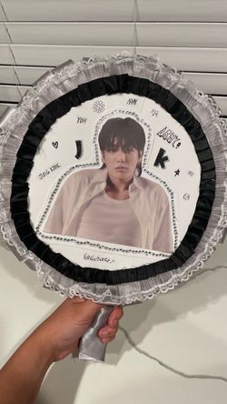 Custom Kpop Pickets