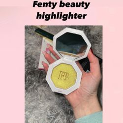 Fenty Beauty highlighter 