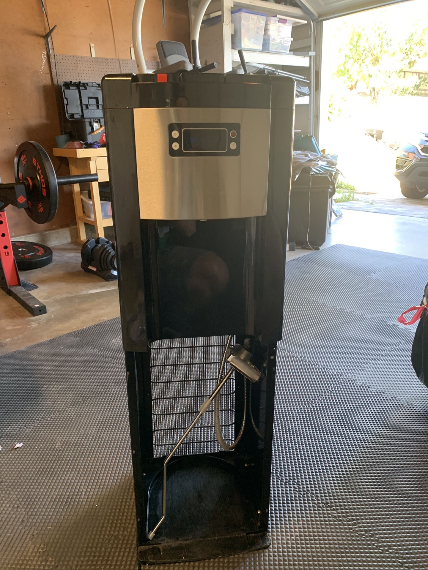 5 Gallon Hot and Cold Water Dispenser *Missing Door*