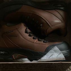New Rebook  Work boots steel toe